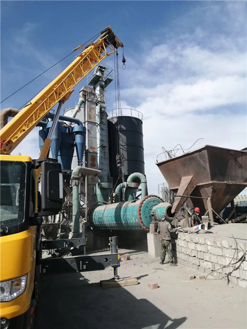 余姚市设备搬运等各类工程项目中，吊车起着关键作用