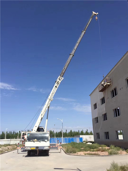 余姚市“轻装强干”—— 吊车的 “轻量化臂架” 技术